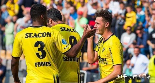 过耳边的呼 过耳边的呼